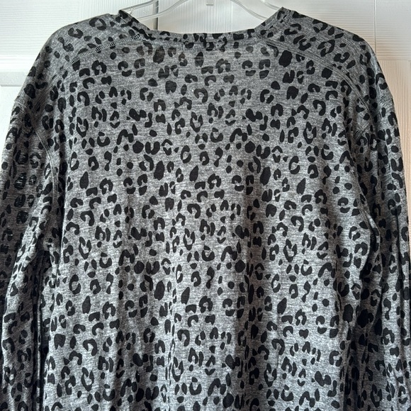 Rails Sami 100% linen charcoal leopard print long-sleeve v-neck top sz large - Picture 11 of 14